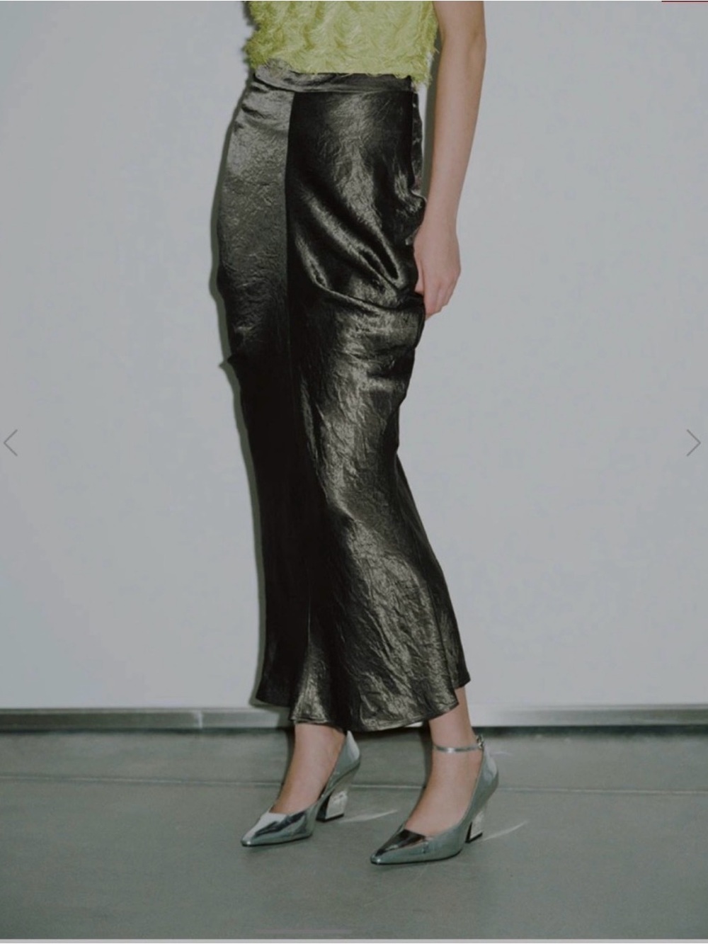 Urban Revivo L(8) Fishtail Midi Skirt, satin/textured, NWT